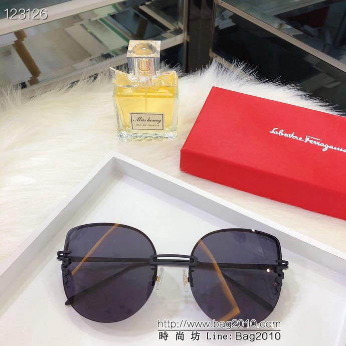 Ferragamo 菲拉格慕 8026 精緻超輕無框 時尚太陽鏡  lly1419